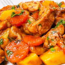 خوراک مرغ(با سس سیر و پیاز و سس رب گوجه)